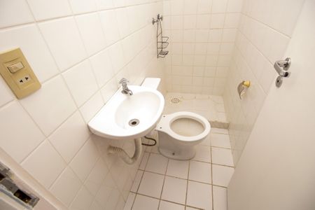 Apartamento para alugar com 160m², 3 quartos e 2 vagas Apartamento para alugar com 160m², 3 quartos e 2 vagasBanheiro de Serviço