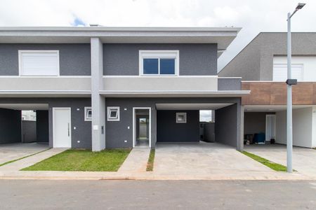 Casa de condomínio para alugar com 143m², 3 quartos e 2 vagas Casa de condomínio para alugar com 143m², 3 quartos e 2 vagasFachada