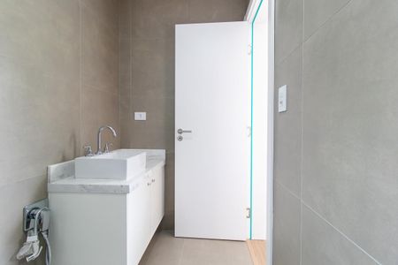 Casa de condomínio para alugar com 143m², 3 quartos e 2 vagas Casa de condomínio para alugar com 143m², 3 quartos e 2 vagasBanheiro da Suíte