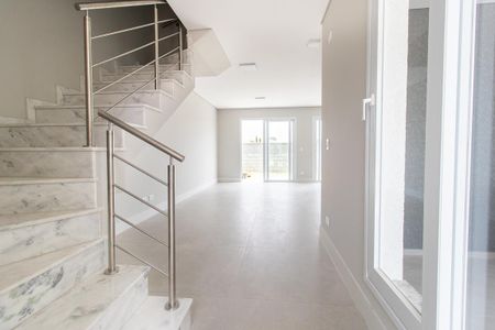 Sala de casa de condomínio para alugar com 3 quartos, 143m² em Orleans, Curitiba