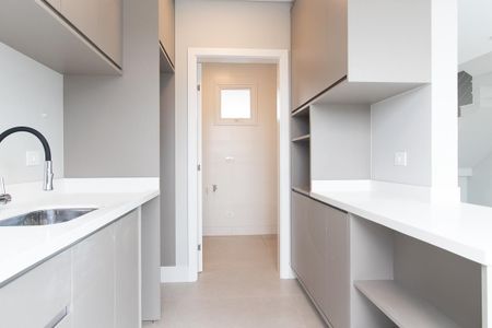 Casa de condomínio para alugar com 143m², 3 quartos e 2 vagas Casa de condomínio para alugar com 143m², 3 quartos e 2 vagasCozinha - Armários