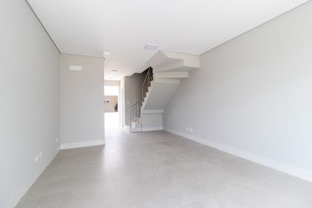 Sala de casa de condomínio para alugar com 3 quartos, 143m² em Orleans, Curitiba