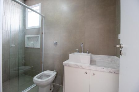 Casa de condomínio para alugar com 143m², 3 quartos e 2 vagas Casa de condomínio para alugar com 143m², 3 quartos e 2 vagasBanheiro da Suíte