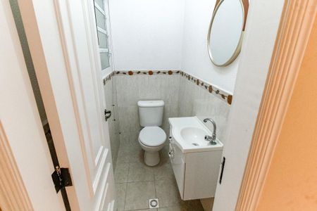 Casa de condomínio para alugar com 165m², 3 quartos e 3 vagasLavabo