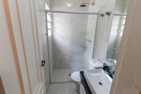 Casa de condomínio para alugar com 165m², 3 quartos e 3 vagasBanheiro da Suíte