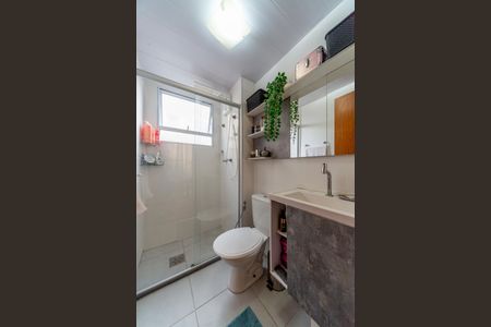 Banheiro de apartamento para alugar com 2 quartos, 50m² em Cecília, Viamão