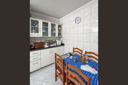 Casa à venda com 114m², 4 quartos e 2 vagas Casa à venda com 114m², 4 quartos e 2 vagasCozinha