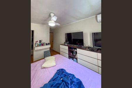 Suite de casa à venda com 4 quartos, 114m² em Parque Fongaro, São Paulo