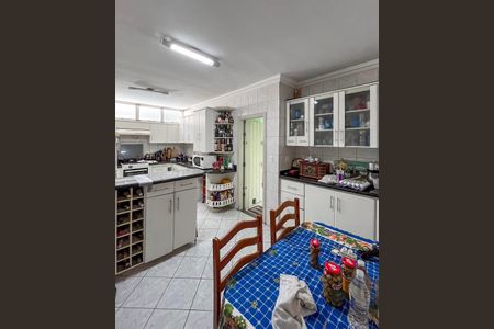 Casa à venda com 114m², 4 quartos e 2 vagas Casa à venda com 114m², 4 quartos e 2 vagasCozinha