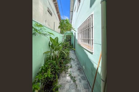 Casa à venda com 114m², 4 quartos e 2 vagas Casa à venda com 114m², 4 quartos e 2 vagasCorredor