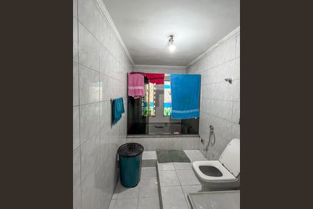 Banheiro da Suíte de casa à venda com 4 quartos, 114m² em Parque Fongaro, São Paulo