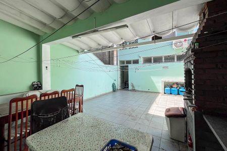 Casa à venda com 114m², 4 quartos e 2 vagas Casa à venda com 114m², 4 quartos e 2 vagasChurrasqueira