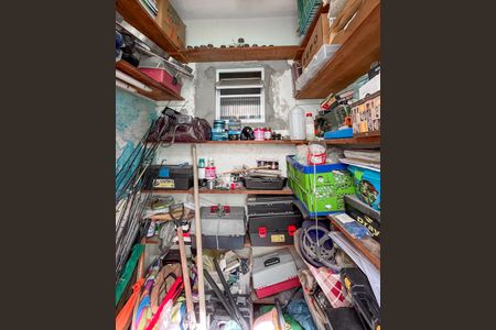 Casa à venda com 114m², 4 quartos e 2 vagas Casa à venda com 114m², 4 quartos e 2 vagasDeposito