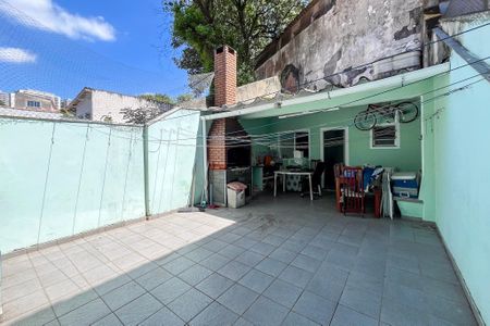 Casa à venda com 114m², 4 quartos e 2 vagas Casa à venda com 114m², 4 quartos e 2 vagasQuintal