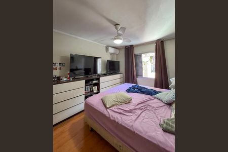 Suite de casa à venda com 4 quartos, 114m² em Parque Fongaro, São Paulo