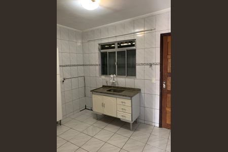 Cozinha de casa para alugar com 2 quartos, 70m² em Parque Sao Luis, São Paulo