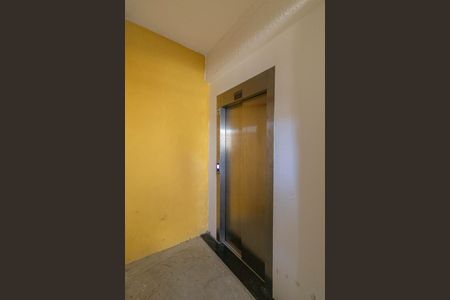 Apartamento para alugar com 33m², 2 quartos e 1 vaga Apartamento para alugar com 33m², 2 quartos e 1 vagaÁrea Comum - Elevador