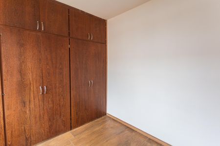 Quarto 1 de apartamento para alugar com 2 quartos, 98m² em Santa Efigênia, Belo Horizonte