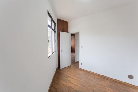 Quarto 2 de apartamento para alugar com 2 quartos, 98m² em Santa Efigênia, Belo Horizonte