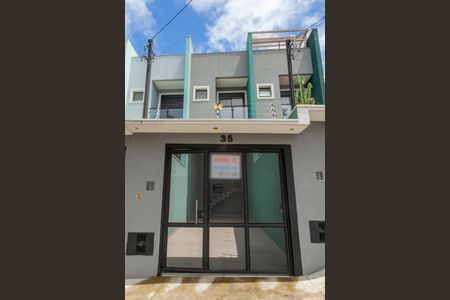 Casa à venda com 124m², 3 quartos e 2 vagasFachada