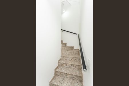 Casa à venda com 124m², 3 quartos e 2 vagasEscada