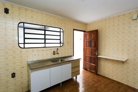 Casa à venda com 90m², 2 quartos e 2 vagas Casa à venda com 90m², 2 quartos e 2 vagascozinha