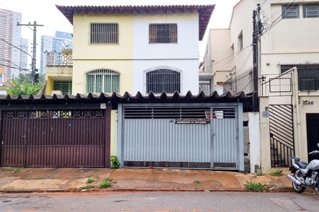 Casa à venda com 90m², 2 quartos e 2 vagas Casa à venda com 90m², 2 quartos e 2 vagasFachada