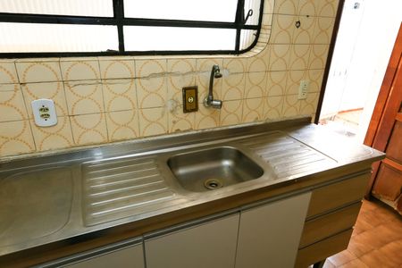 Casa à venda com 90m², 2 quartos e 2 vagas Casa à venda com 90m², 2 quartos e 2 vagascozinha