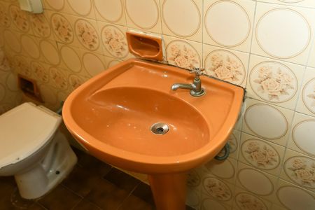 Casa à venda com 90m², 2 quartos e 2 vagas Casa à venda com 90m², 2 quartos e 2 vagasBanheiro