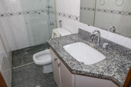 Apartamento para alugar com 120m², 3 quartos e 2 vagas Apartamento para alugar com 120m², 3 quartos e 2 vagasBanheiro Social