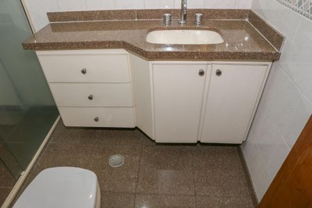 Apartamento para alugar com 120m², 3 quartos e 2 vagas Apartamento para alugar com 120m², 3 quartos e 2 vagasBanheiro da Suíte