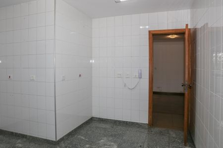Apartamento para alugar com 120m², 3 quartos e 2 vagas Apartamento para alugar com 120m², 3 quartos e 2 vagasCozinha e Área de Serviço