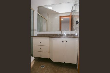 Apartamento para alugar com 120m², 3 quartos e 2 vagas Apartamento para alugar com 120m², 3 quartos e 2 vagasBanheiro da Suíte