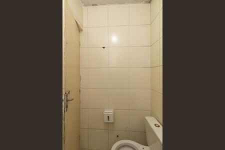 Banheiro de casa para alugar com 1 quarto, 40m² em Vila Carmosina, São Paulo