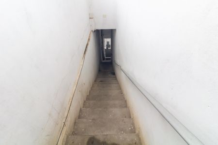 Casa para alugar com 40m², 1 quarto e sem vaga Casa para alugar com 40m², 1 quarto e sem vagaEscada