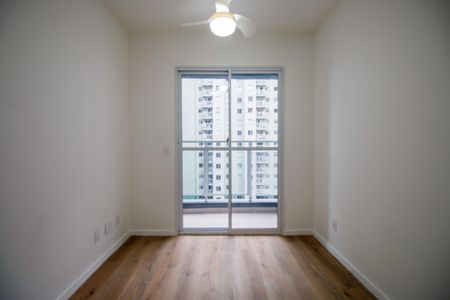 Sala de apartamento para alugar com 2 quartos, 44m² em Santo Cristo, Rio de Janeiro