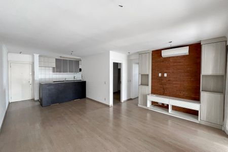 Sala de apartamento à venda com 2 quartos, 82m² em Vila Gumercindo, São Paulo