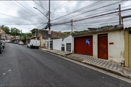 Casa à venda com 184m², 2 quartos e 1 vaga Casa à venda com 184m², 2 quartos e 1 vagaFachada