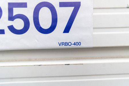 Casa para alugar com 100m², 2 quartos e 1 vaga Casa para alugar com 100m², 2 quartos e 1 vagaCod Plaquinha VRBO-400