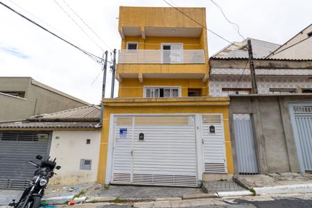 Casa para alugar com 100m², 2 quartos e 1 vaga Casa para alugar com 100m², 2 quartos e 1 vagaFachada