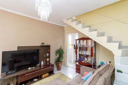 Casa para alugar com 100m², 2 quartos e 1 vaga Casa para alugar com 100m², 2 quartos e 1 vagaSala