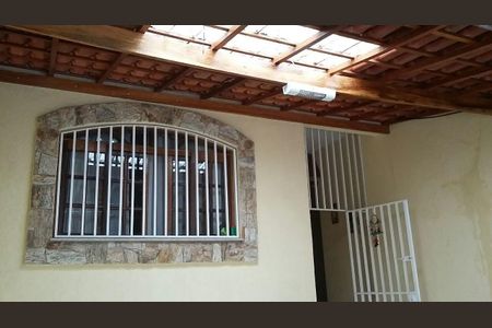 Casa à venda com 100m², 3 quartos e 1 vagaÁrea externa