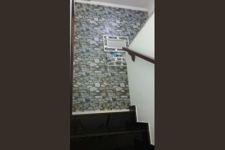 Casa à venda com 100m², 3 quartos e 1 vagaEscada