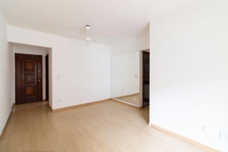 Apartamento à venda com 74m², 3 quartos e 1 vaga Apartamento à venda com 74m², 3 quartos e 1 vagaSala