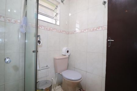 Casa à venda com 240m², 2 quartos e 2 vagasBanheiro