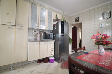 Casa à venda com 240m², 2 quartos e 2 vagasCozinha