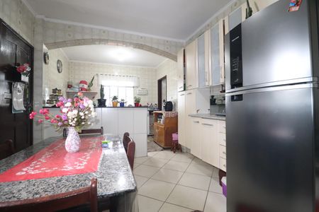 Casa à venda com 240m², 2 quartos e 2 vagasCozinha