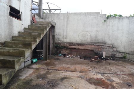 Casa à venda com 240m², 2 quartos e 2 vagasQuintal