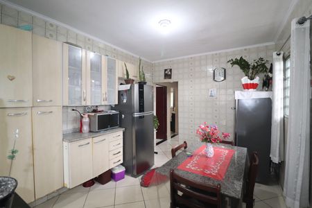 Casa à venda com 240m², 2 quartos e 2 vagasCozinha