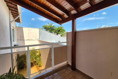 Casa à venda com 230m², 4 quartos e 4 vagas Casa à venda com 230m², 4 quartos e 4 vagasvaranda da Suíte